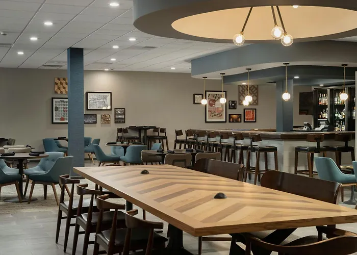 Four Points By Sheraton Milwaukee North Shore