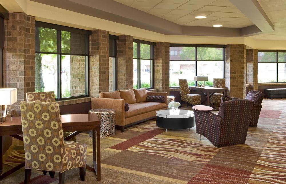 Four Points By Sheraton Milwaukee North Shore Hotel 3*