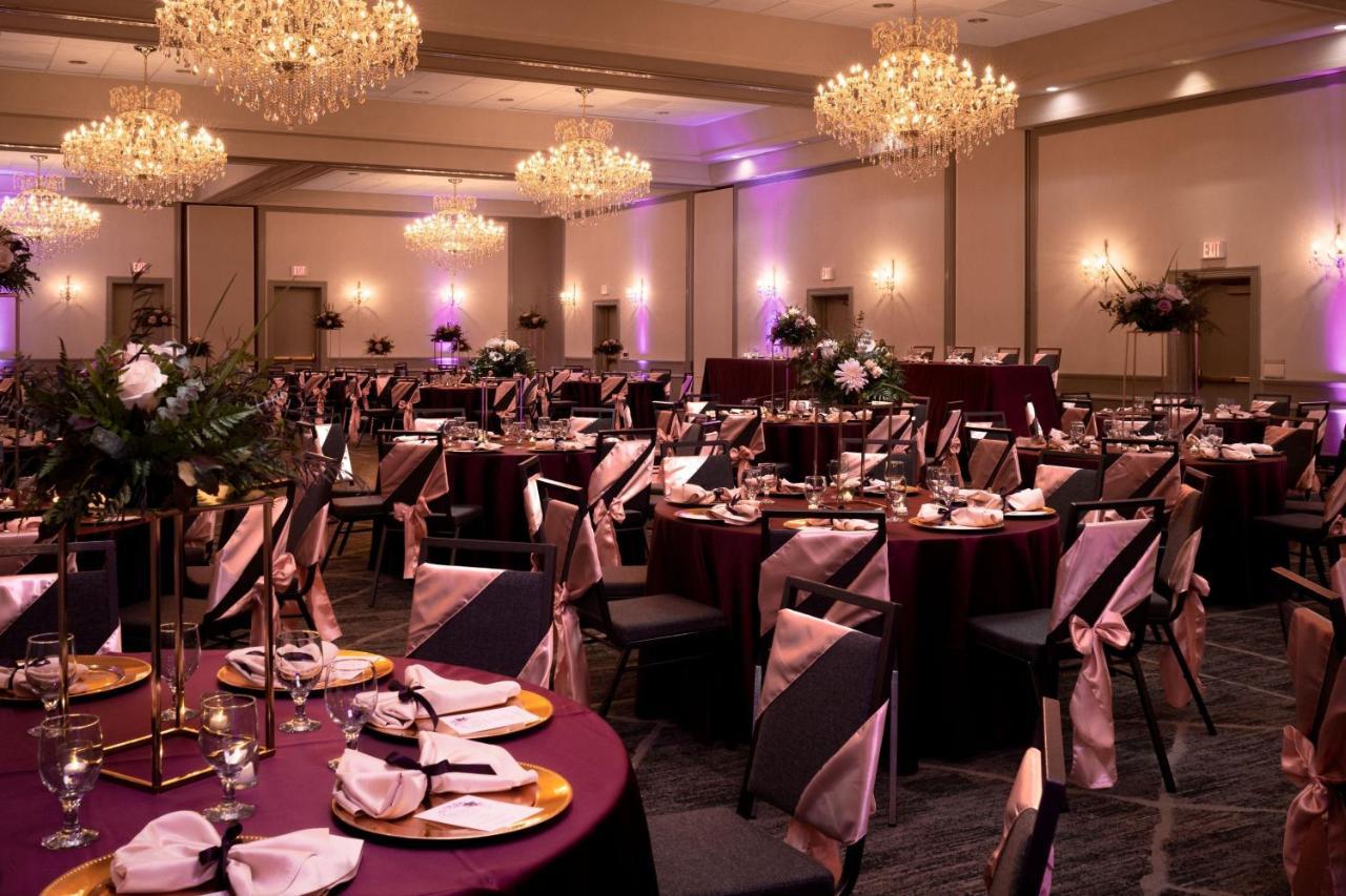 Four Points By Sheraton Milwaukee North Shore 3*