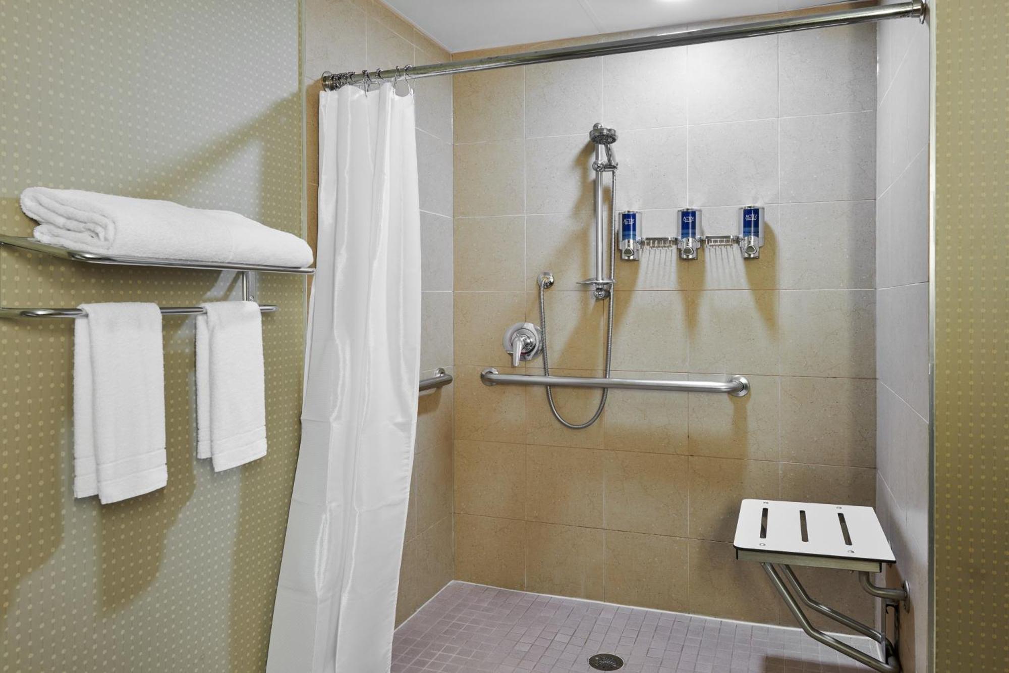 Four Points By Sheraton Milwaukee North Shore Hotel Brown Deer
