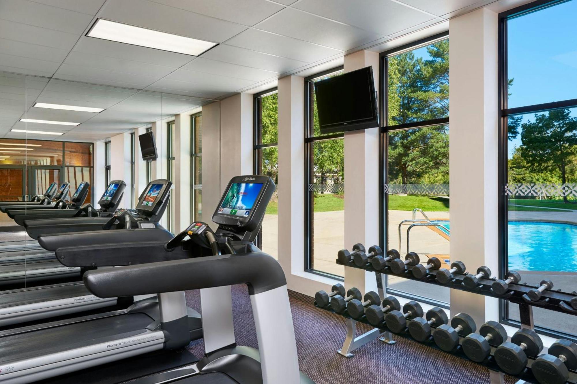 Four Points By Sheraton Milwaukee North Shore 3*