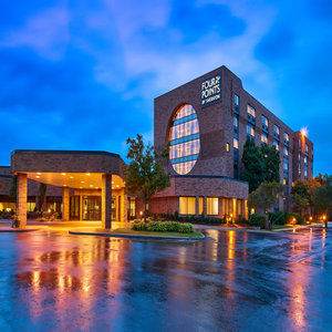 Four Points By Sheraton Milwaukee North Shore