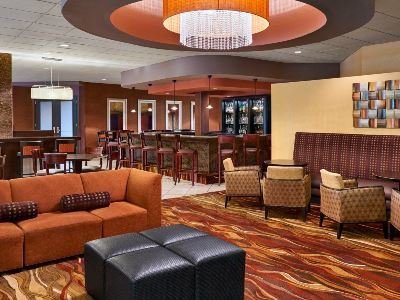 Hotel Four Points By Sheraton Milwaukee North Shore 3*
