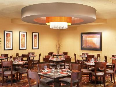 Four Points By Sheraton Milwaukee North Shore