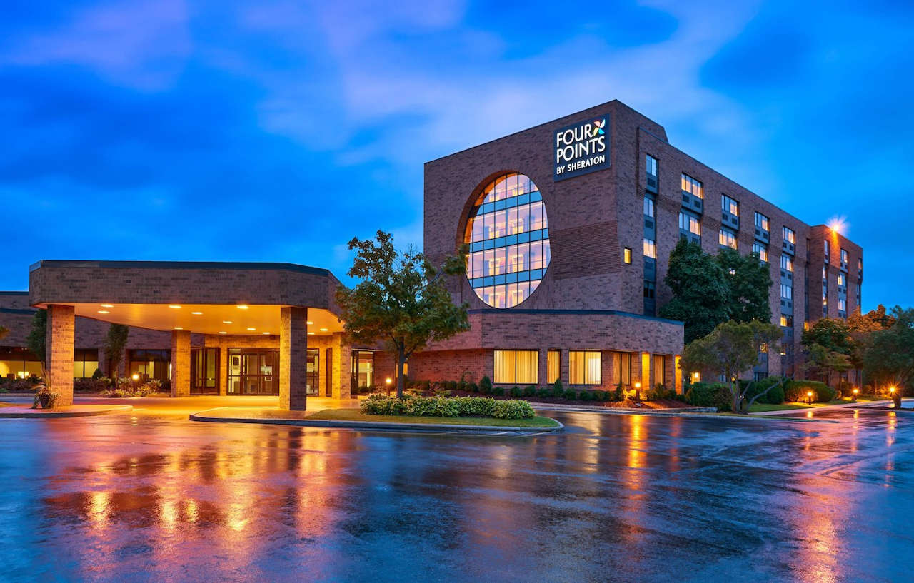 Four Points By Sheraton Milwaukee North Shore 3*